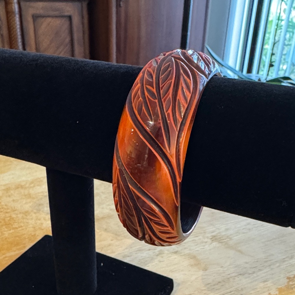 Vintage Carved Brown Bakelite Bangle Bracelet